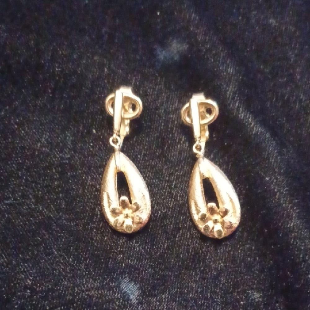 Trifari Gold Earrings Collection Minimalist Designs